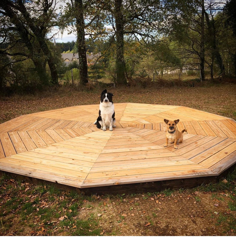 Holzpodest für Glampingzelte